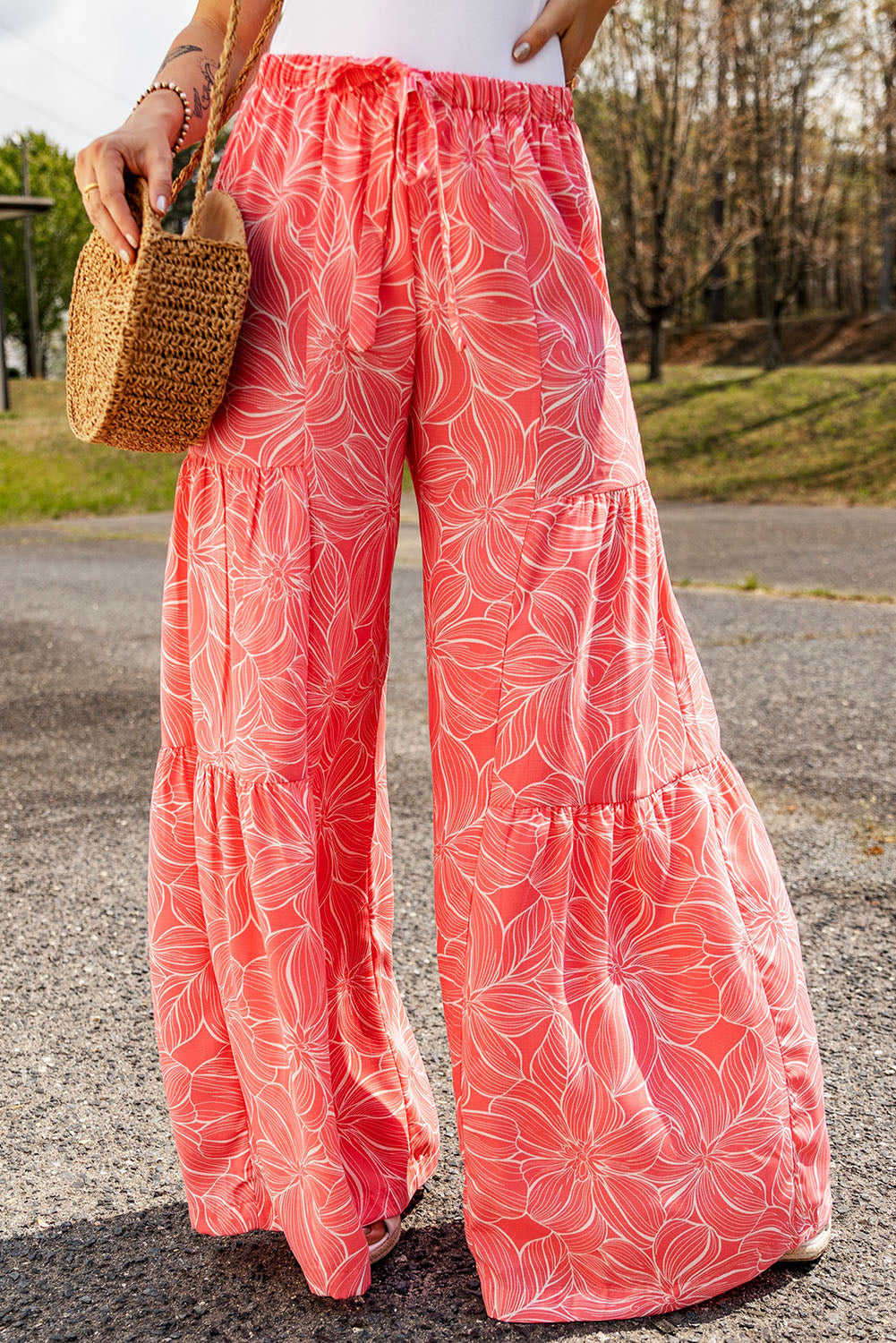 Ružičaste široke hlače s boemskim cvjetnim uzorkom