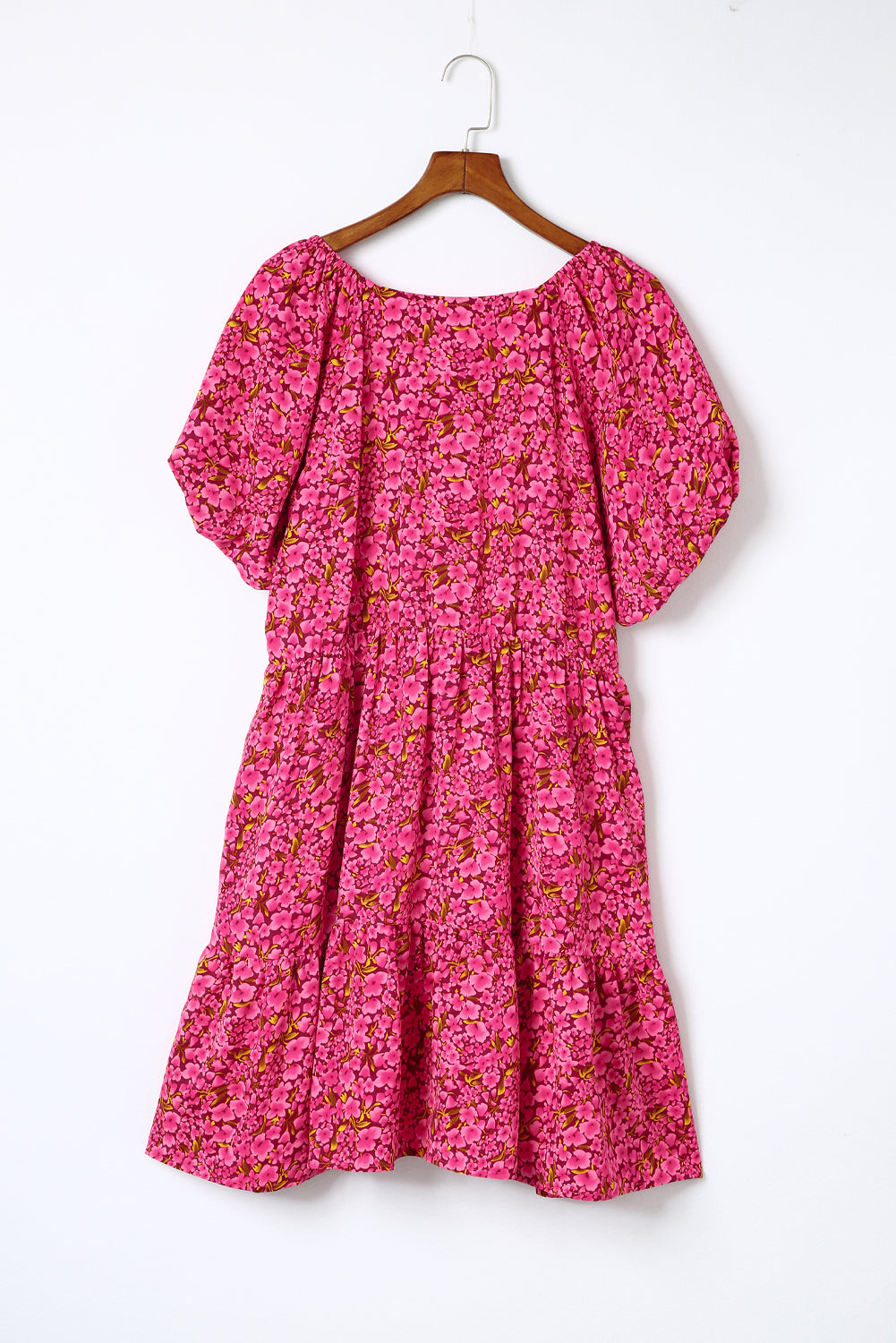 Babydoll obleka z v-izrezom in cvetličnim motivom velike velikosti