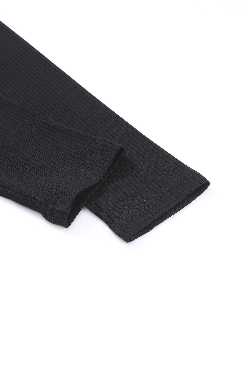 Crna rebrasta pletena majica s dugim rukavima s visokim ovratnikom