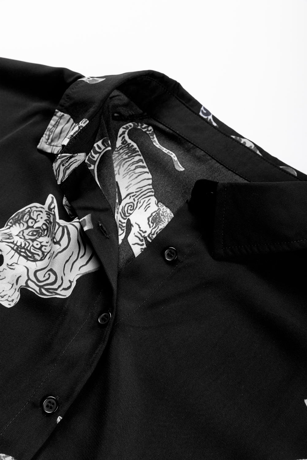 Prevelika srajca s črnim tigrovim vzorcem s 3/4 rokavi