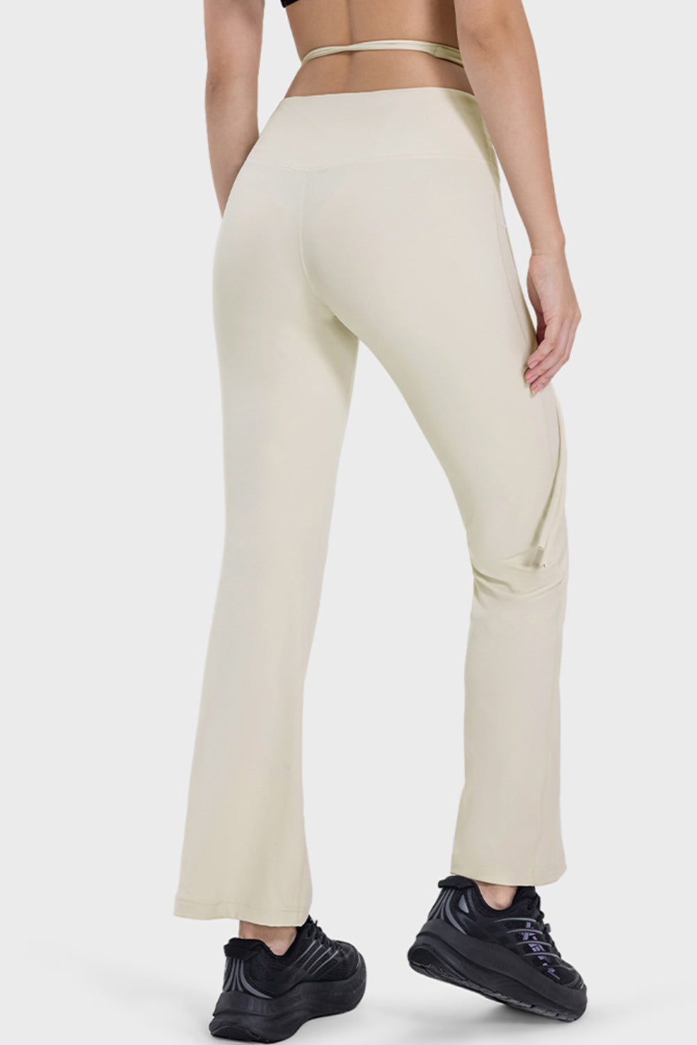 Pantalon actif évasé à lacets et taille arquée blanc