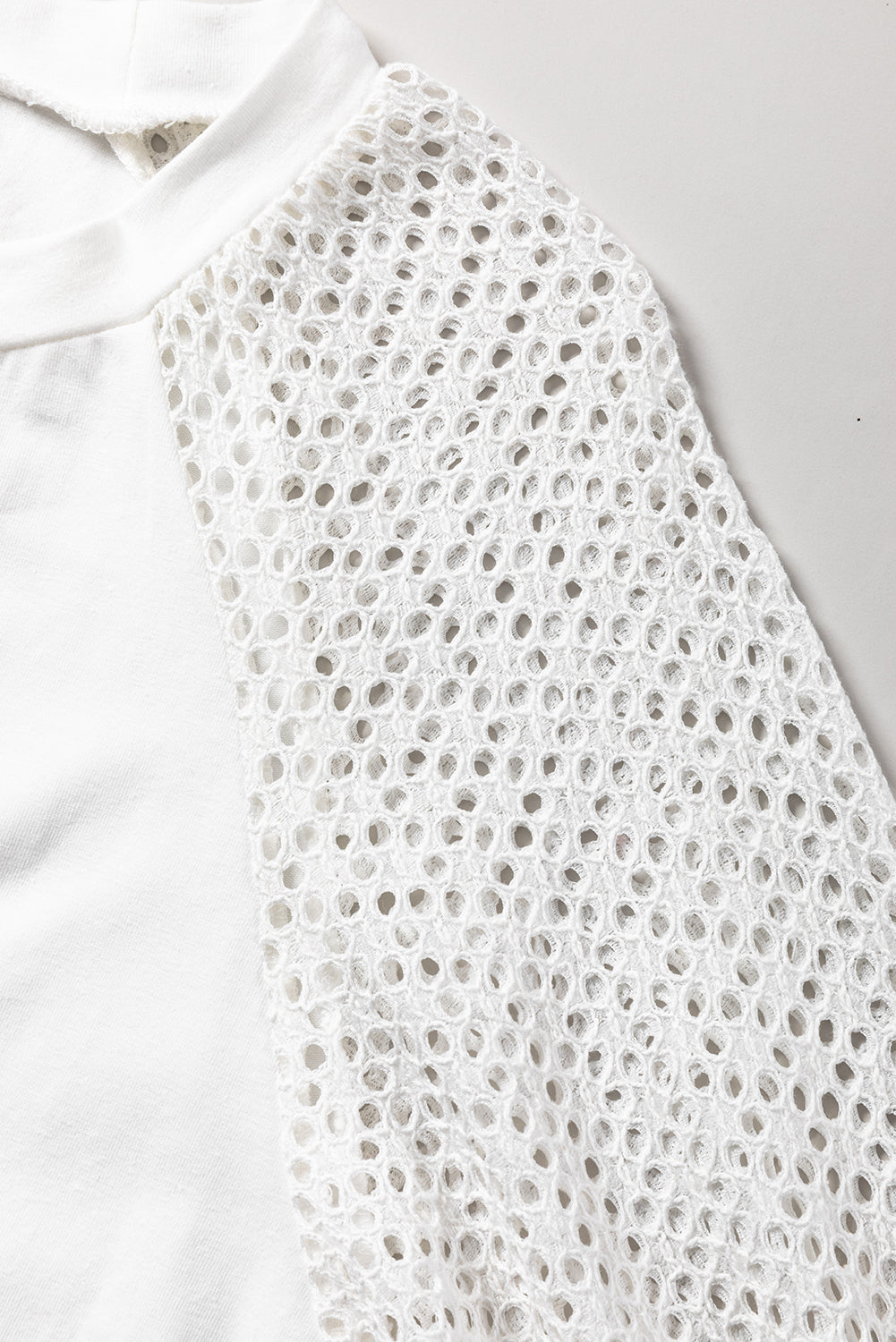 Weißes T-Shirt mit halblangem Rundhalsausschnitt aus Pointelle-Spitze