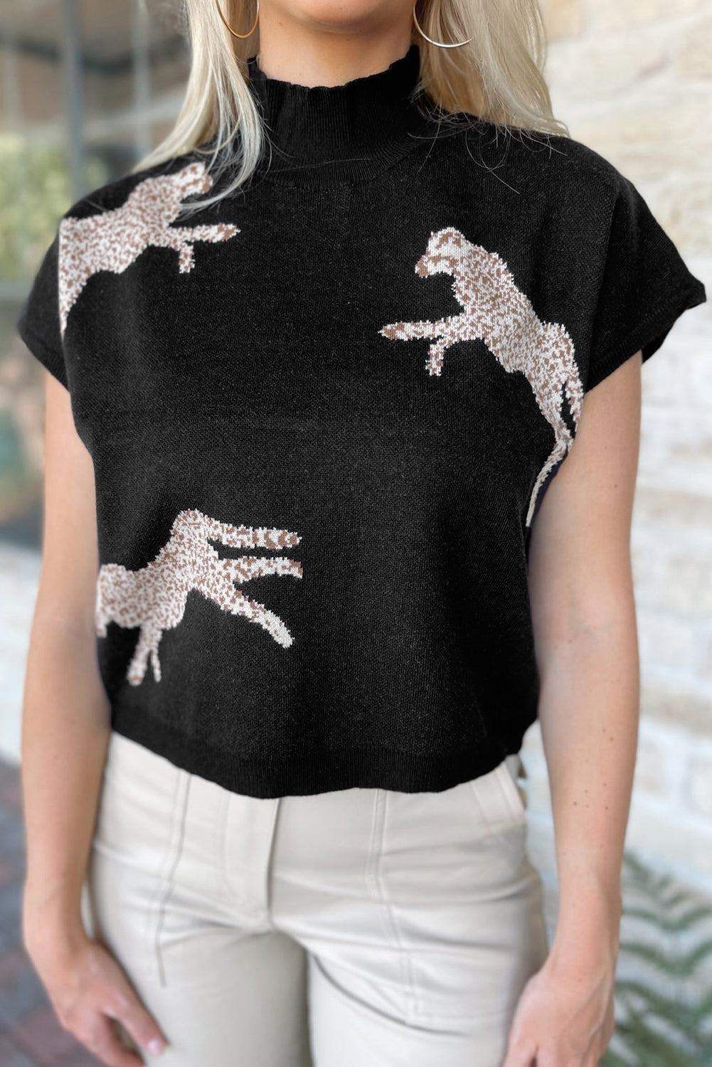 Maglione a maniche corte a collo alto con motivo ghepardo vivace color albicocca
