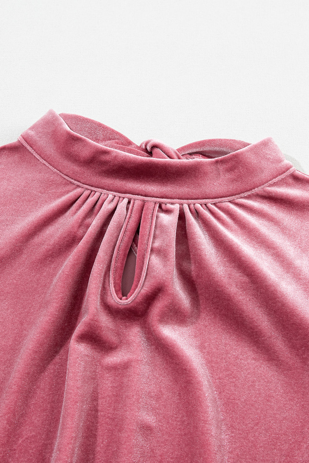 Žametna bluza z napihnjenimi rokavi Peach Blossom Fiery Mock Neck