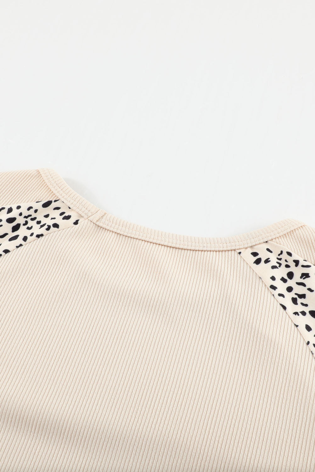Top pulover z leopardjim vzorcem