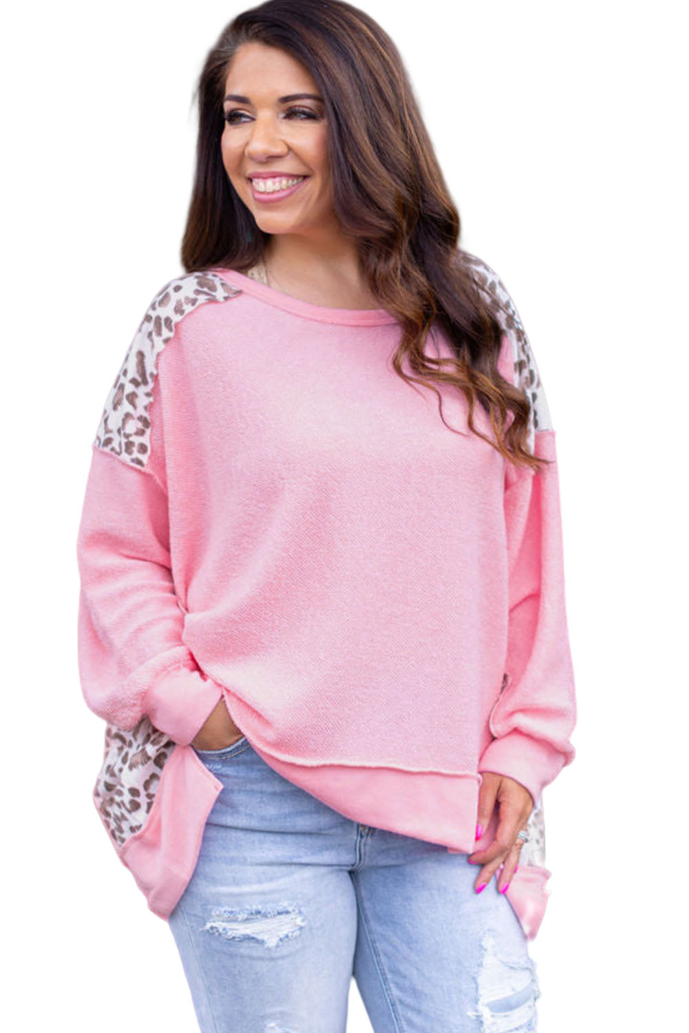 Rožnata majica velike velikosti z leopardjim spojem z izpostavljenimi šivi