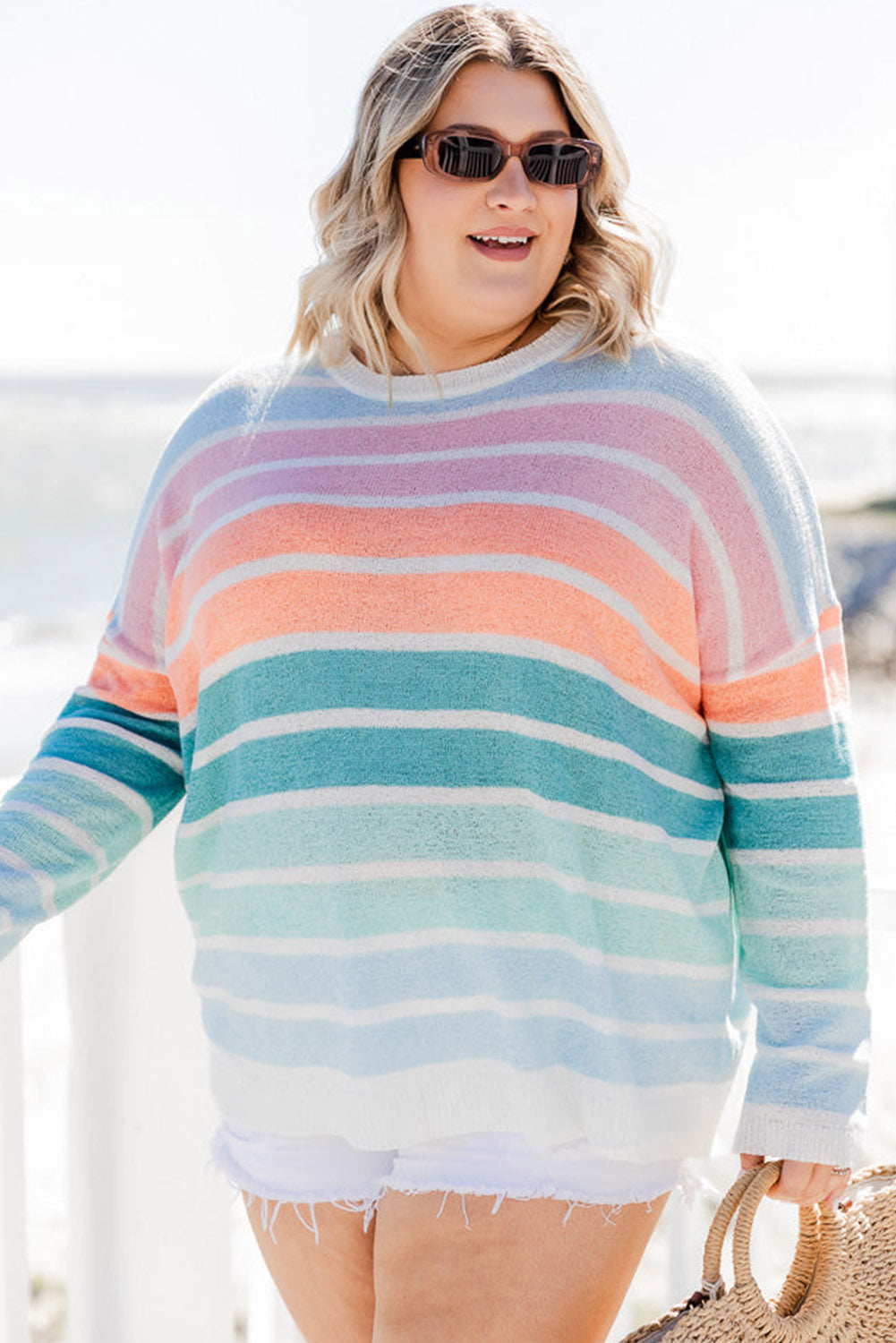 Večbarvni črtasti pulover velike velikosti z okroglim izrezom