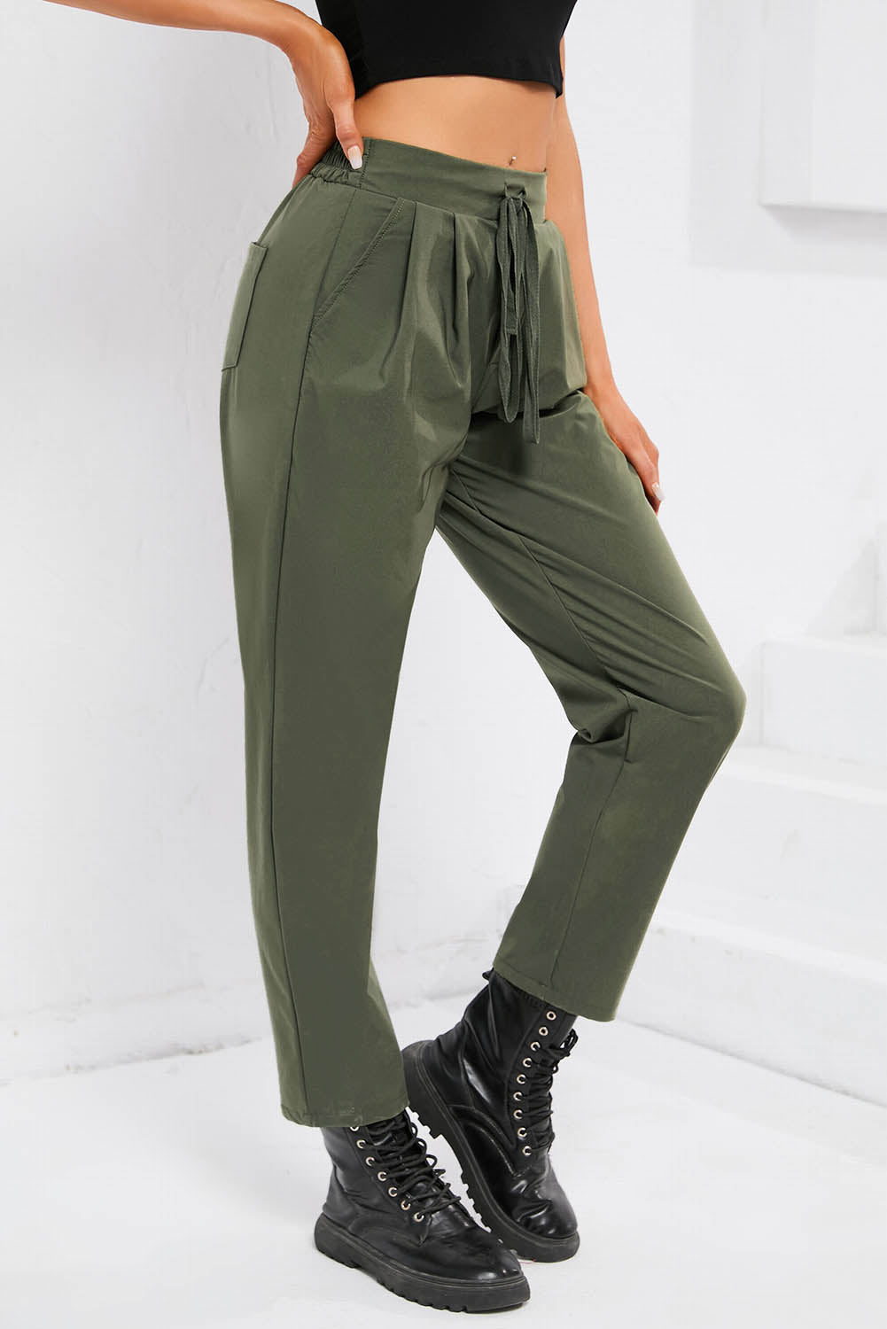 Pantalon décontracté vert à taille élastique avec cordon de serrage