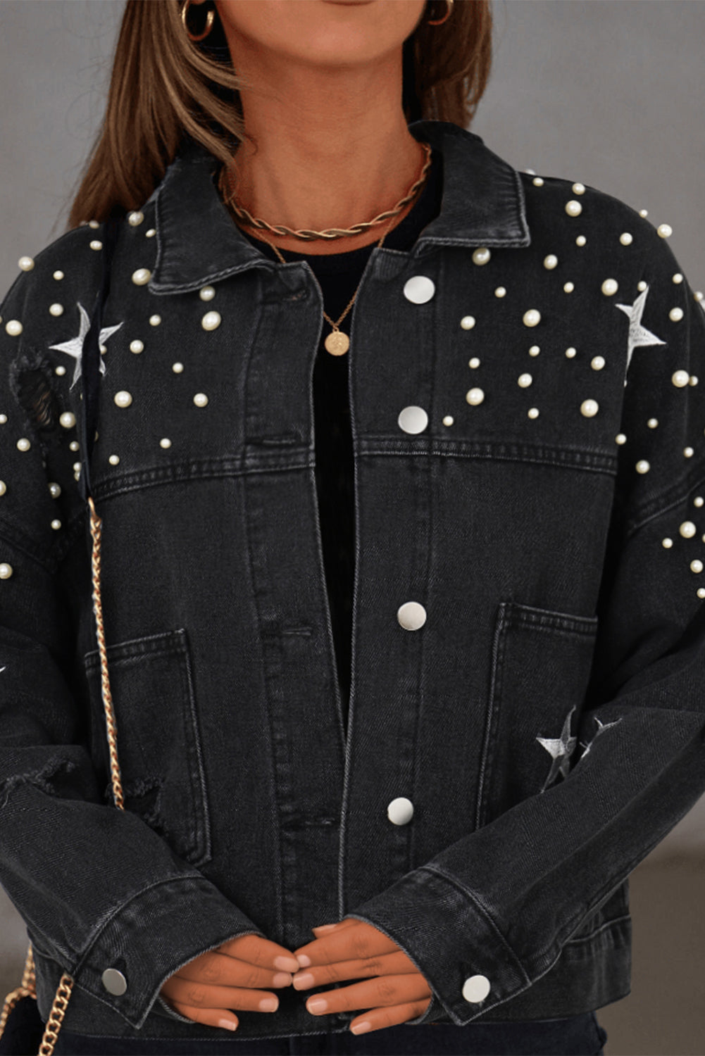 Veste en jean courte noire effet vieilli avec perles et étoiles