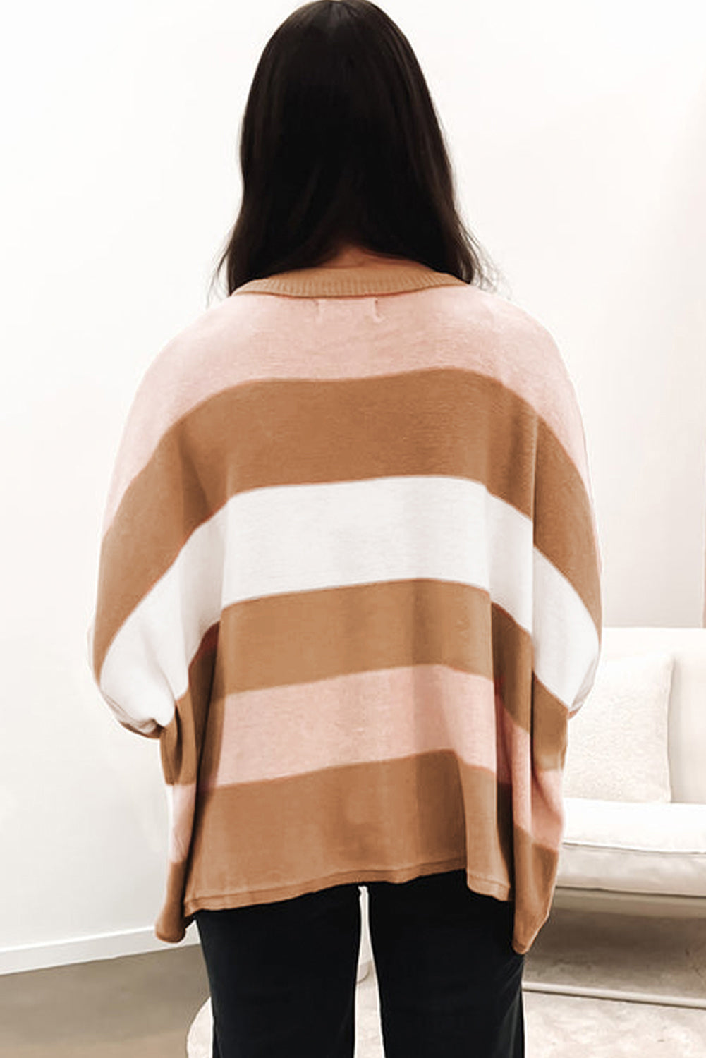 Večbarvni črtast pleten ohlapen pulover s spuščenimi rameni