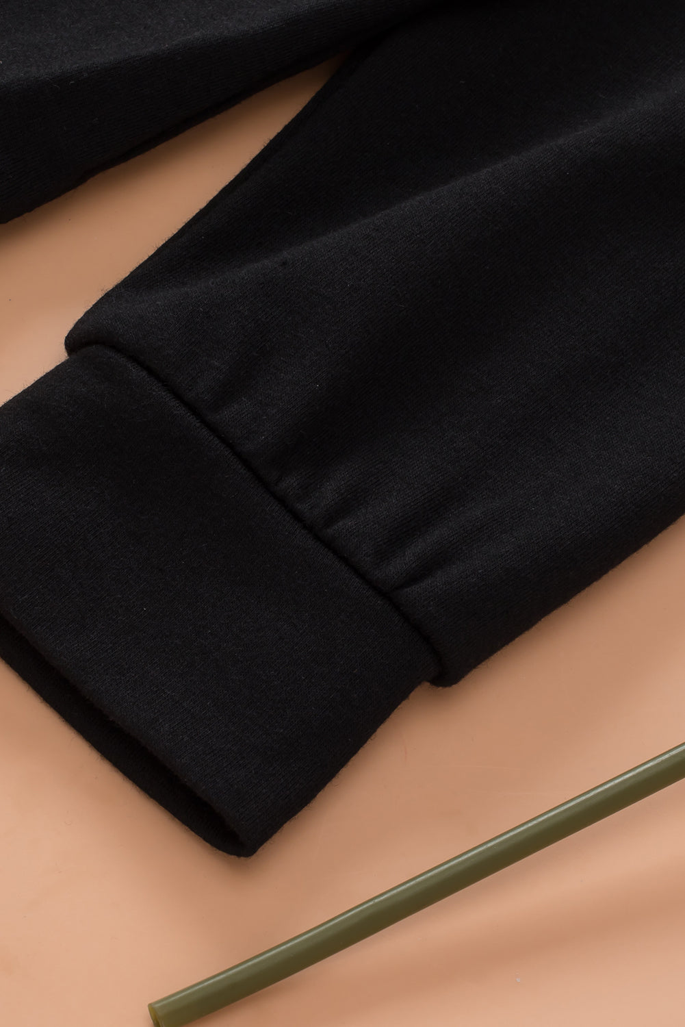 Črna enobarvna majica z dolgimi rokavi Raglan z okroglim izrezom za prosti čas