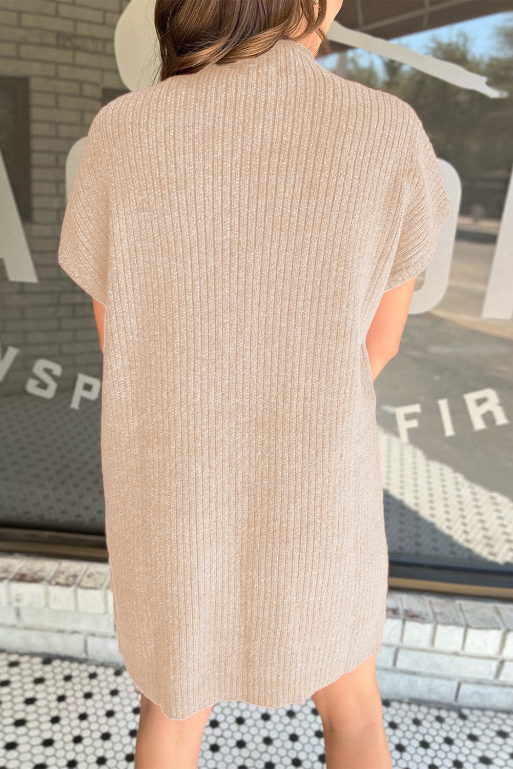 Rebrasta pletena džemper haljina kratkih rukava s džepovima 