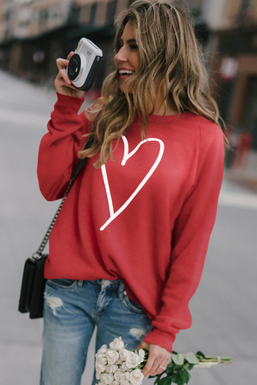 Black Simple Heart Graphic Valentine's Sweatshirt