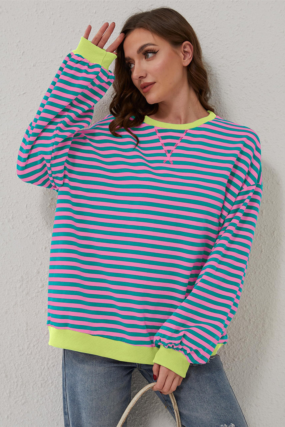 Blau gestreiftes, übergroßes Pullover-Sweatshirt mit Kontrastbesatz