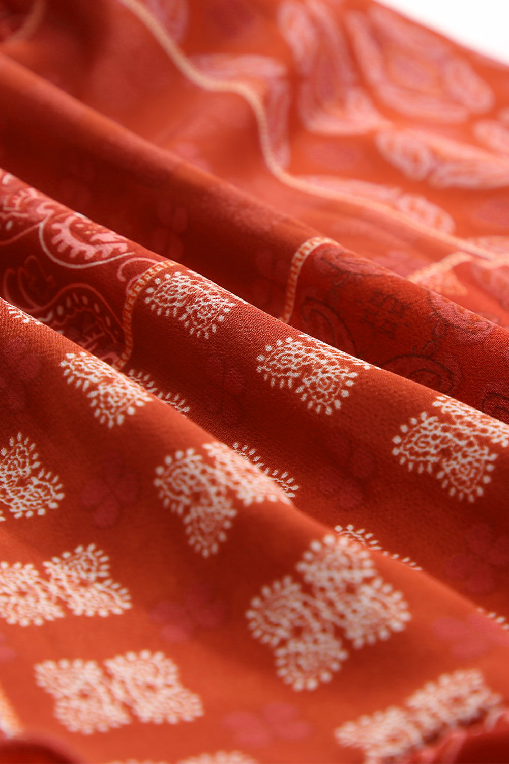 Jupe longue évasée rouge vif à imprimé bohème mélangé