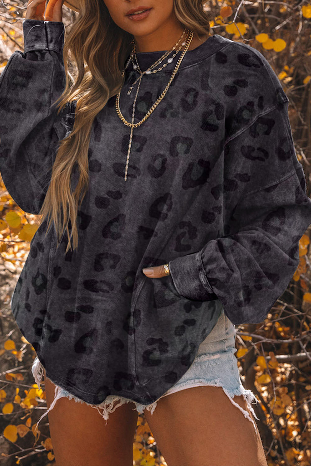 Felpa pullover ampia con stampa leopardata grigio carbonio