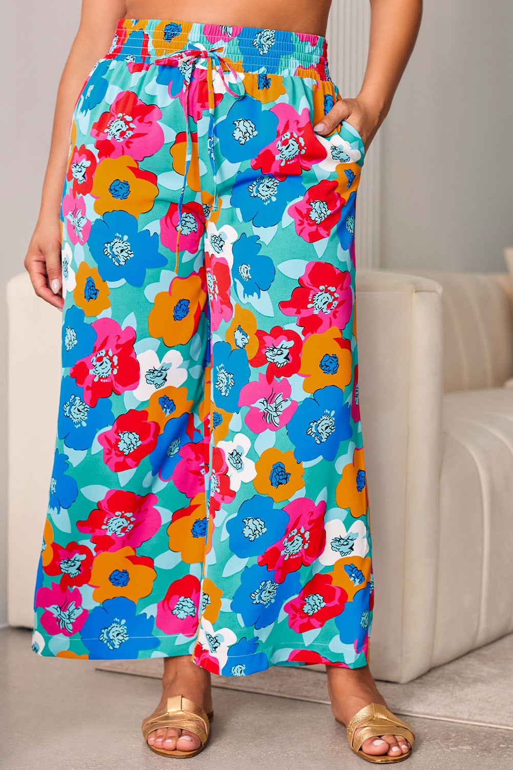 Mehrfarbige Plus-Size-Hose mit abstraktem Blumendruck und weitem Bein