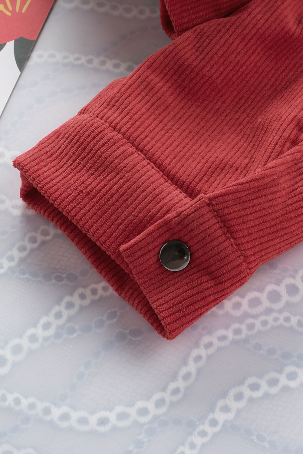 Veste à rabat à bouton-pression en velours côtelé Sherpa rouge vif