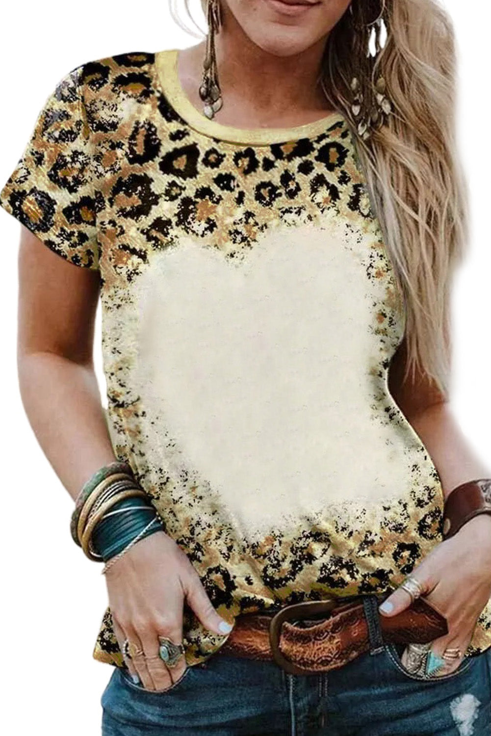 T-shirt con scollo a O sbiancata leopardata