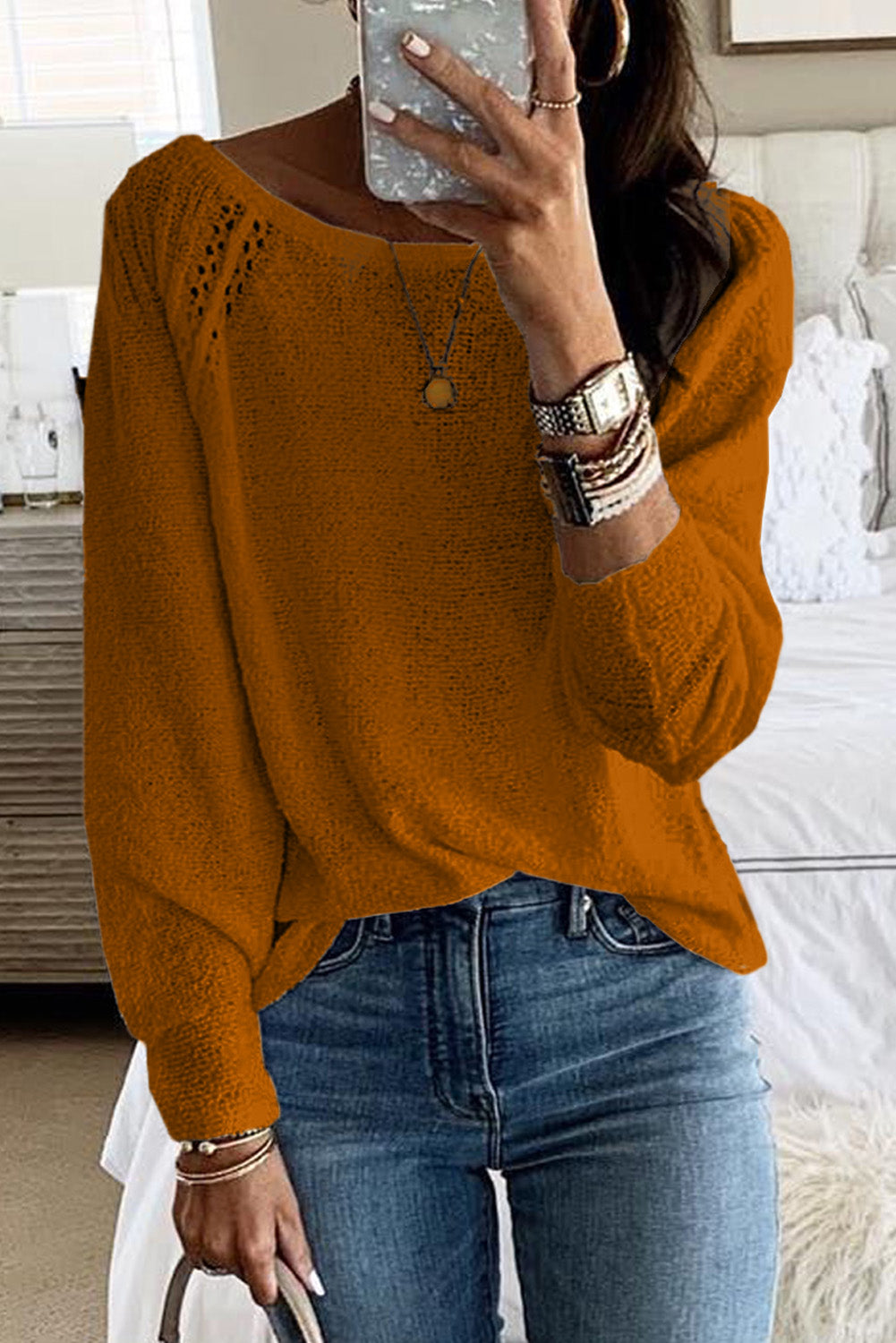 Rjav sproščen pulover z izrezom na ramenih z dolgimi rokavi
