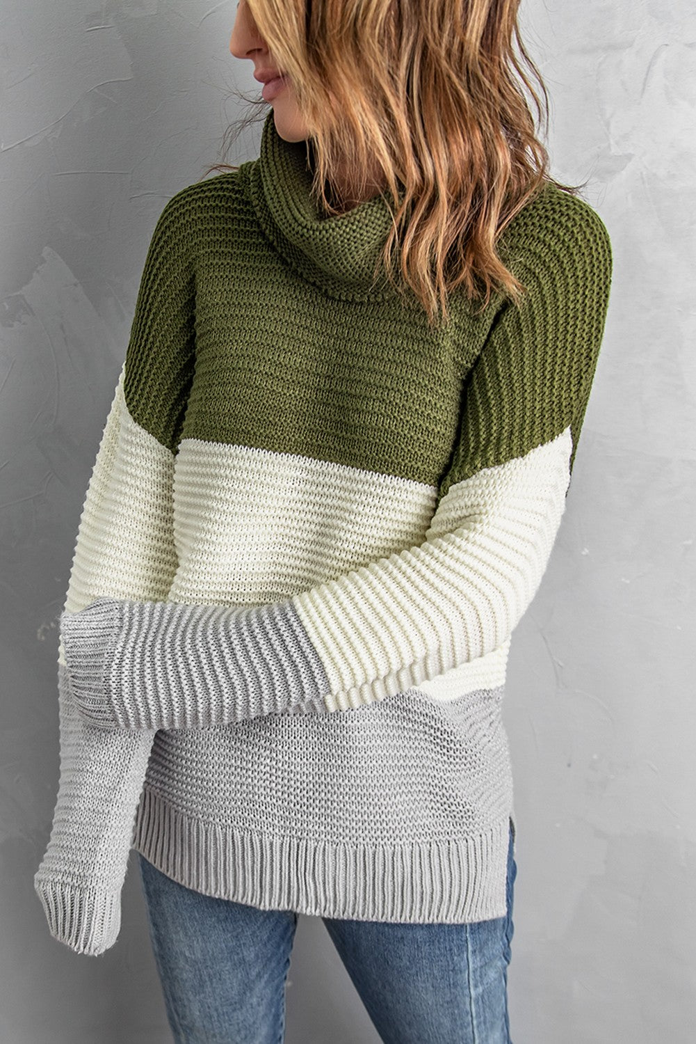 Maglione pullover a blocchi di colore con collo alto verde