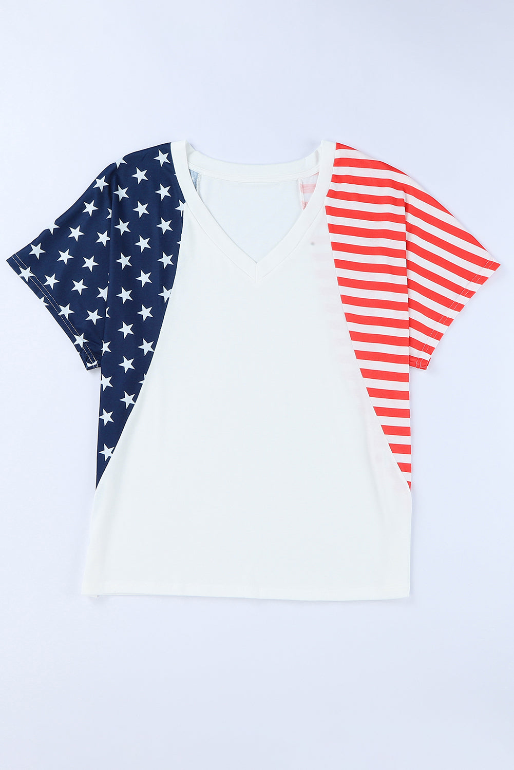 Maglietta bianca con scollo a V a stelle e strisce degli Stati Uniti