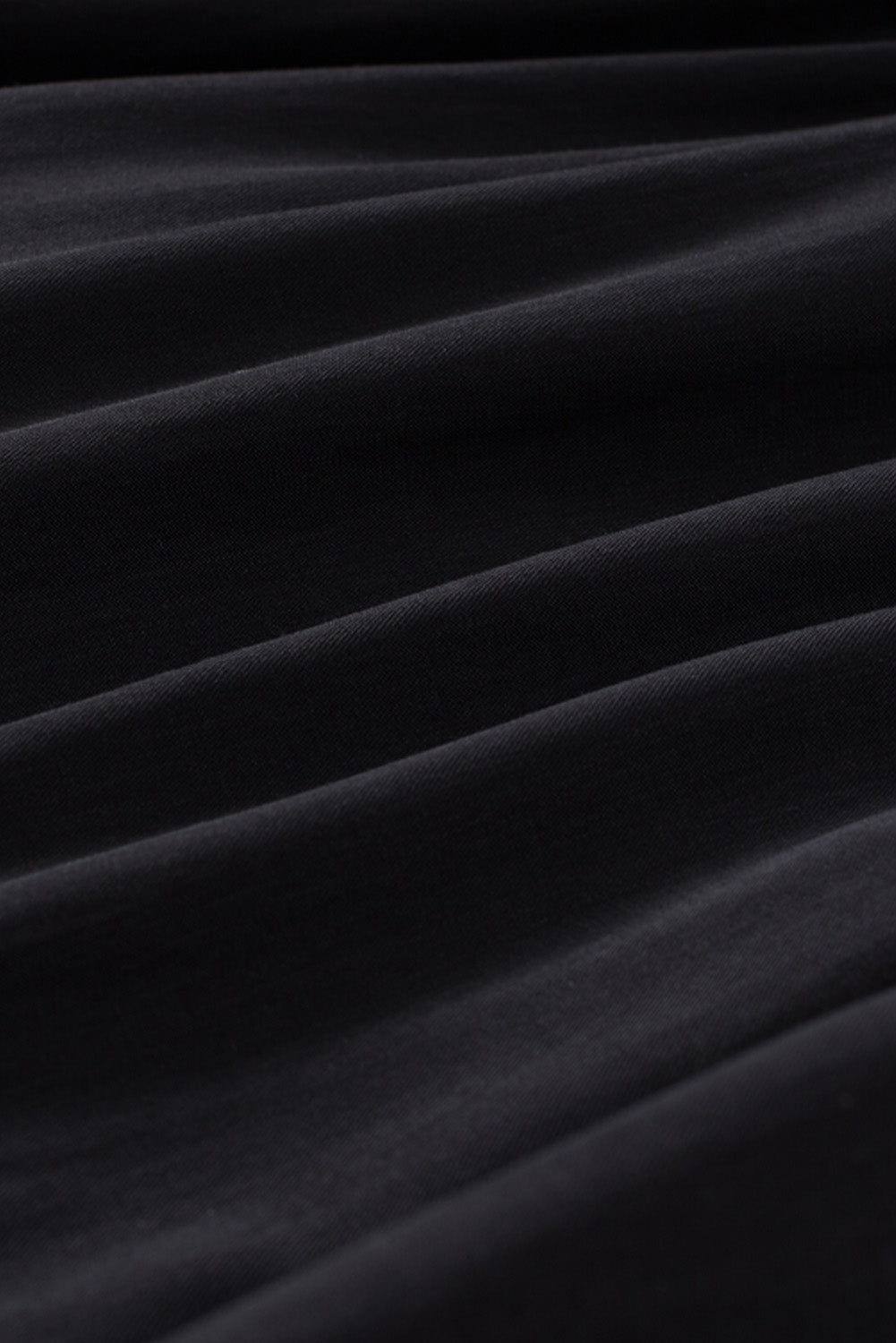 Mini-robe bohème noire unie à volants froncés