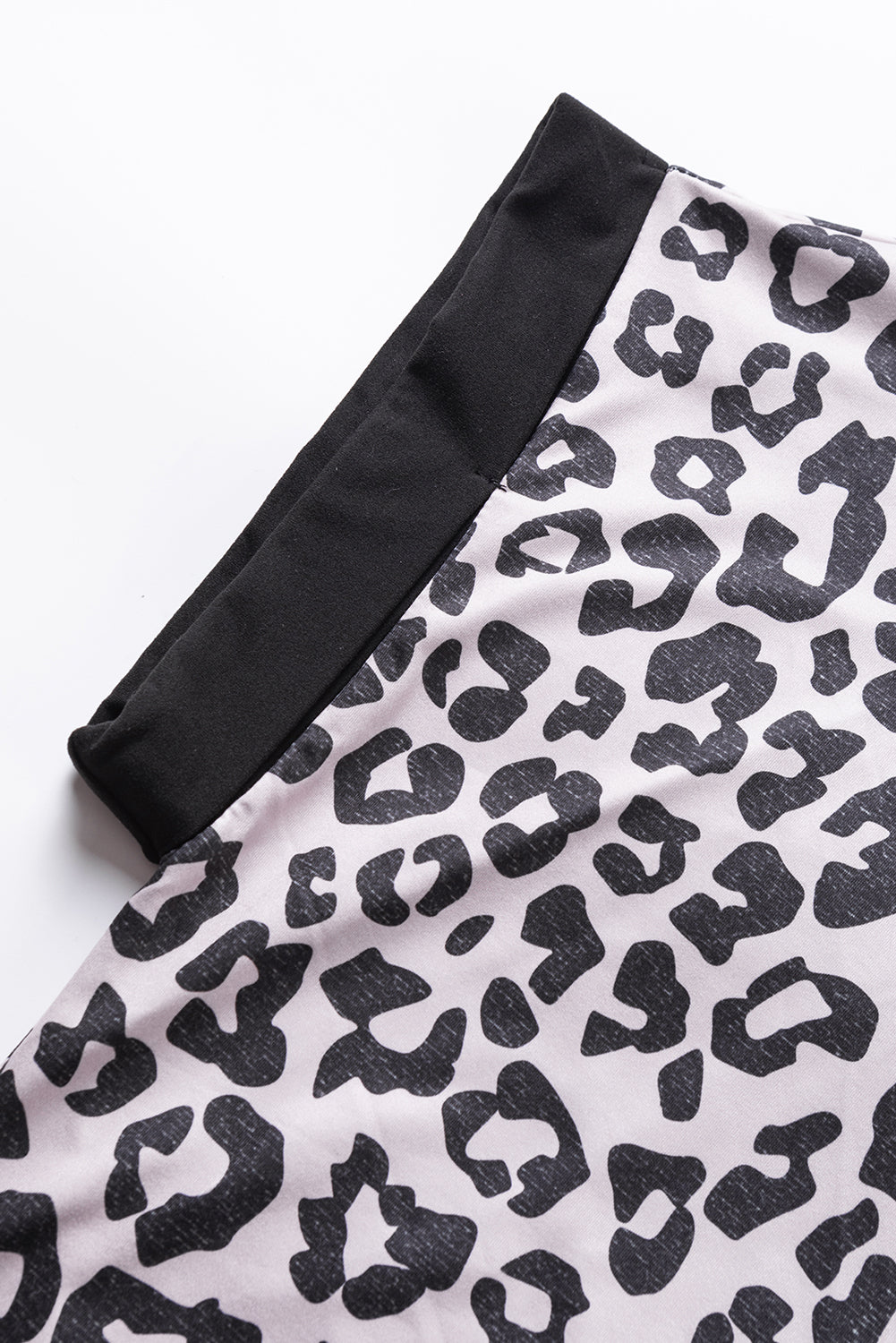 Crna polu-leopard patchwork majica velikih veličina