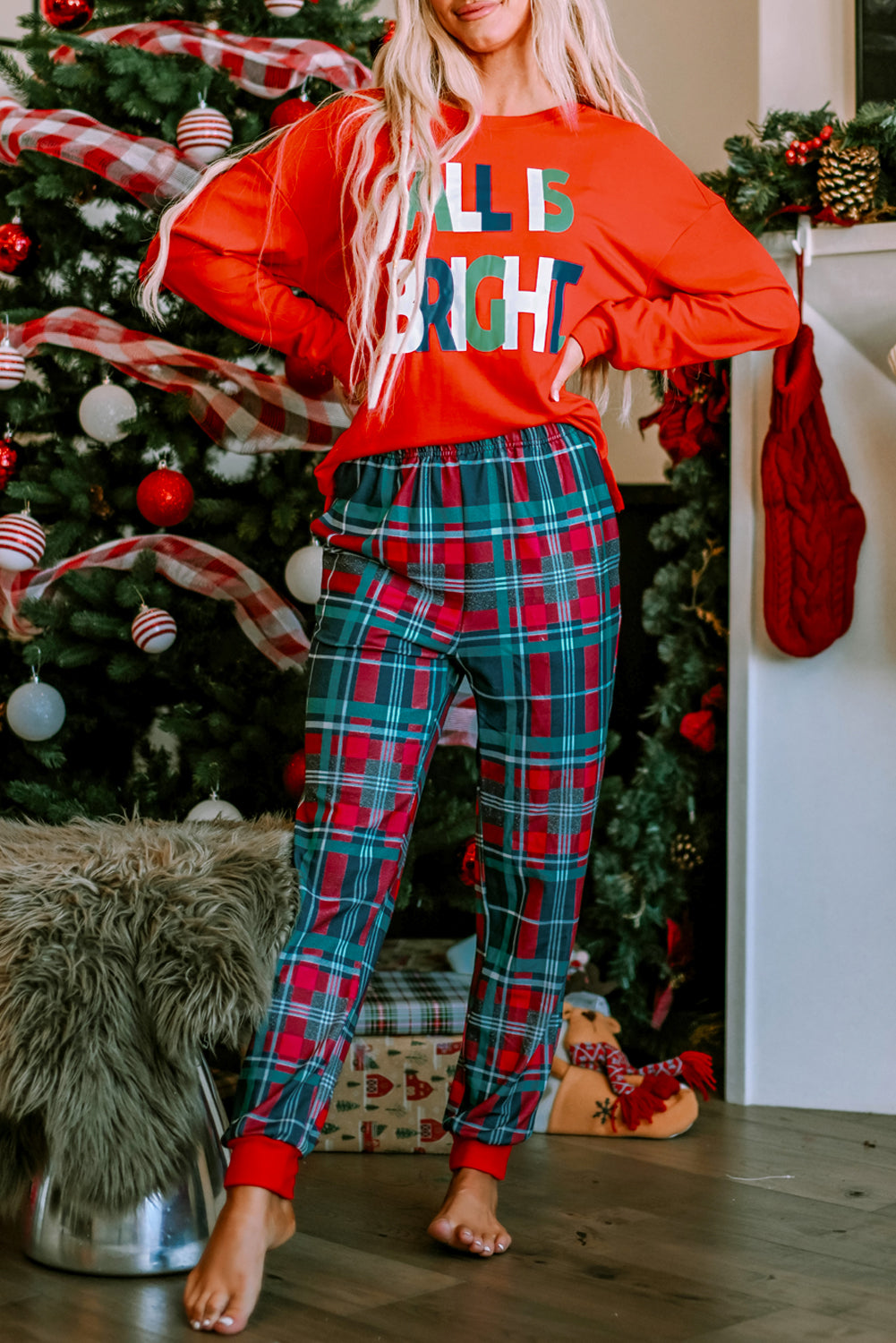 Set pigiama scozzese natalizio con grafica multicolore ALL IS BRIGHT