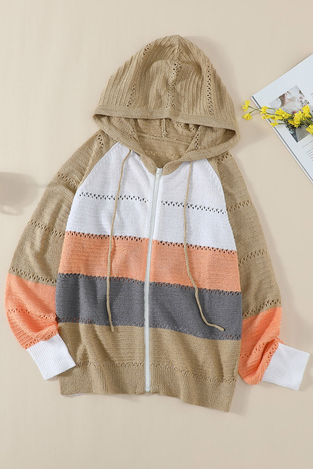 Sweat à capuche en tricot ajouré marron zippé sur le devant color block