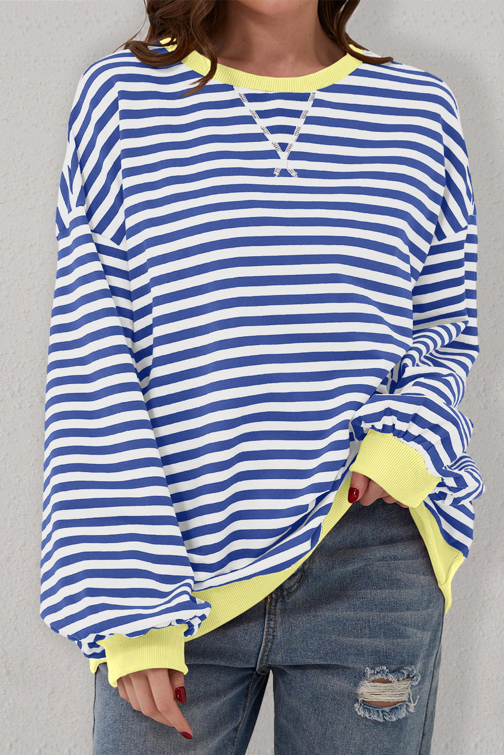 Felpa pullover oversize con finiture a contrasto a righe blu