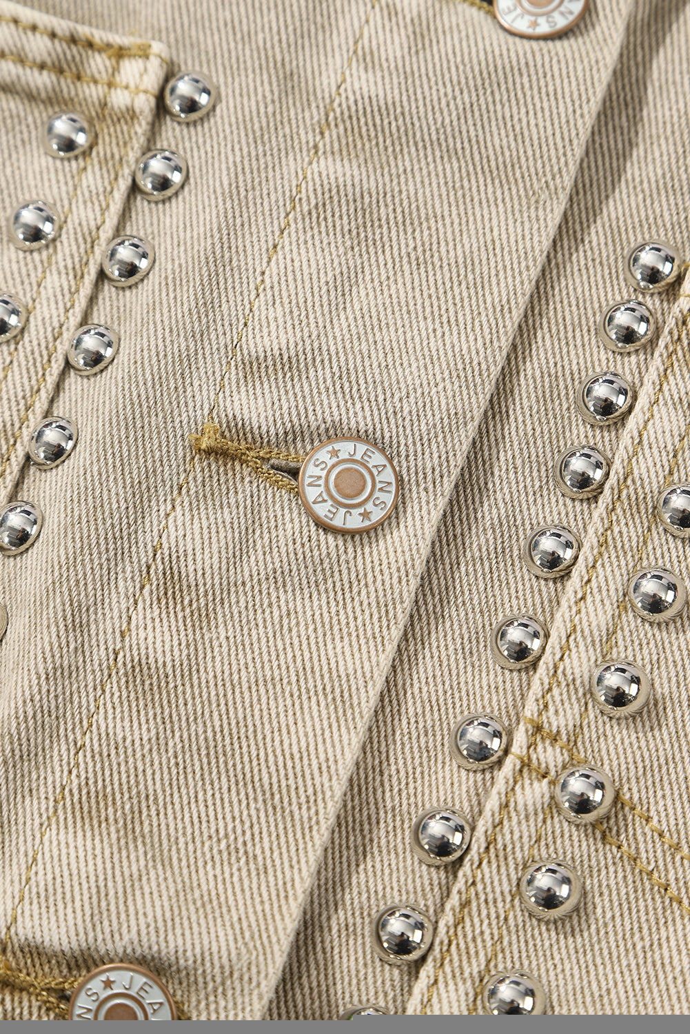 Veste en jean à poches cloutées et rivets beige français clair