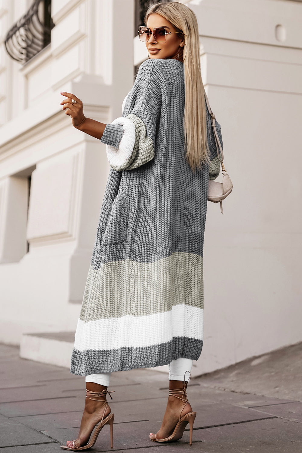 Cardigan gris color block en tricot torsadé avec poches latérales