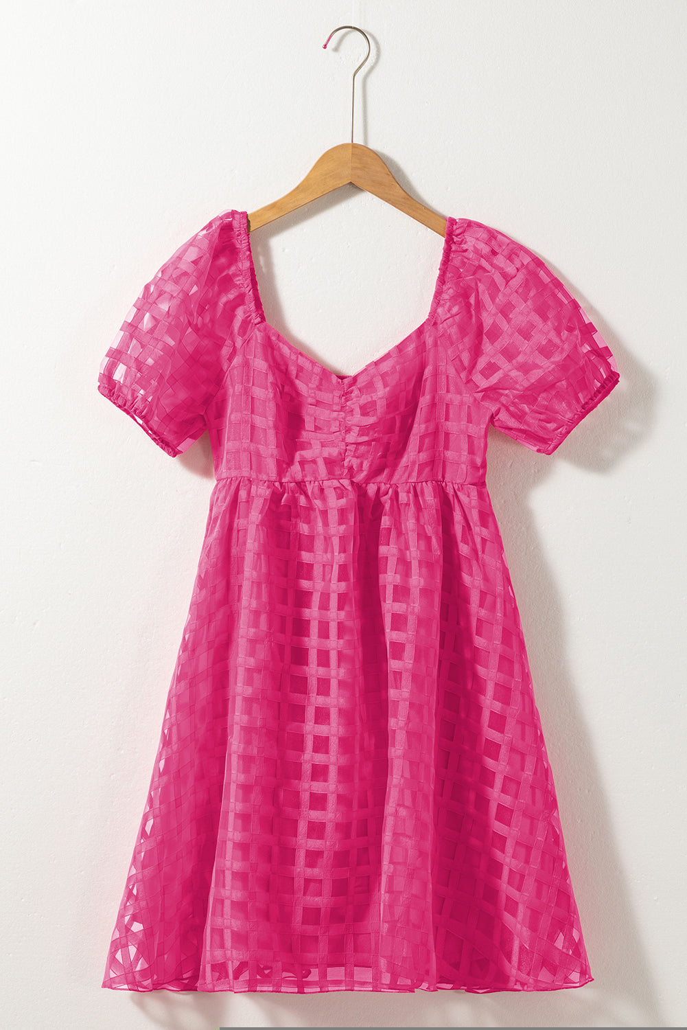 Erdbeerrosa kariertes Babydoll-Kleid mit Puffärmeln