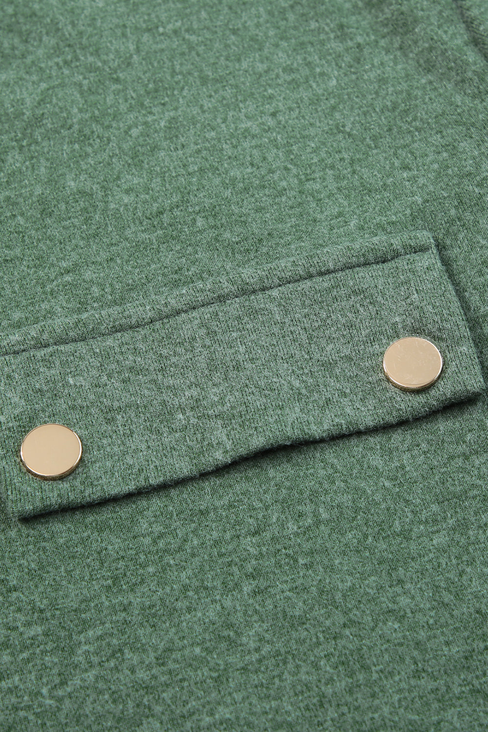 Majica s dugim rukavima i kopčanjem na dugmad u boji magle zelene boje