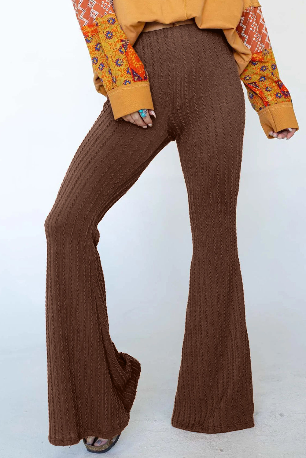 Pantalon évasé taille moyenne en tricot texturé café
