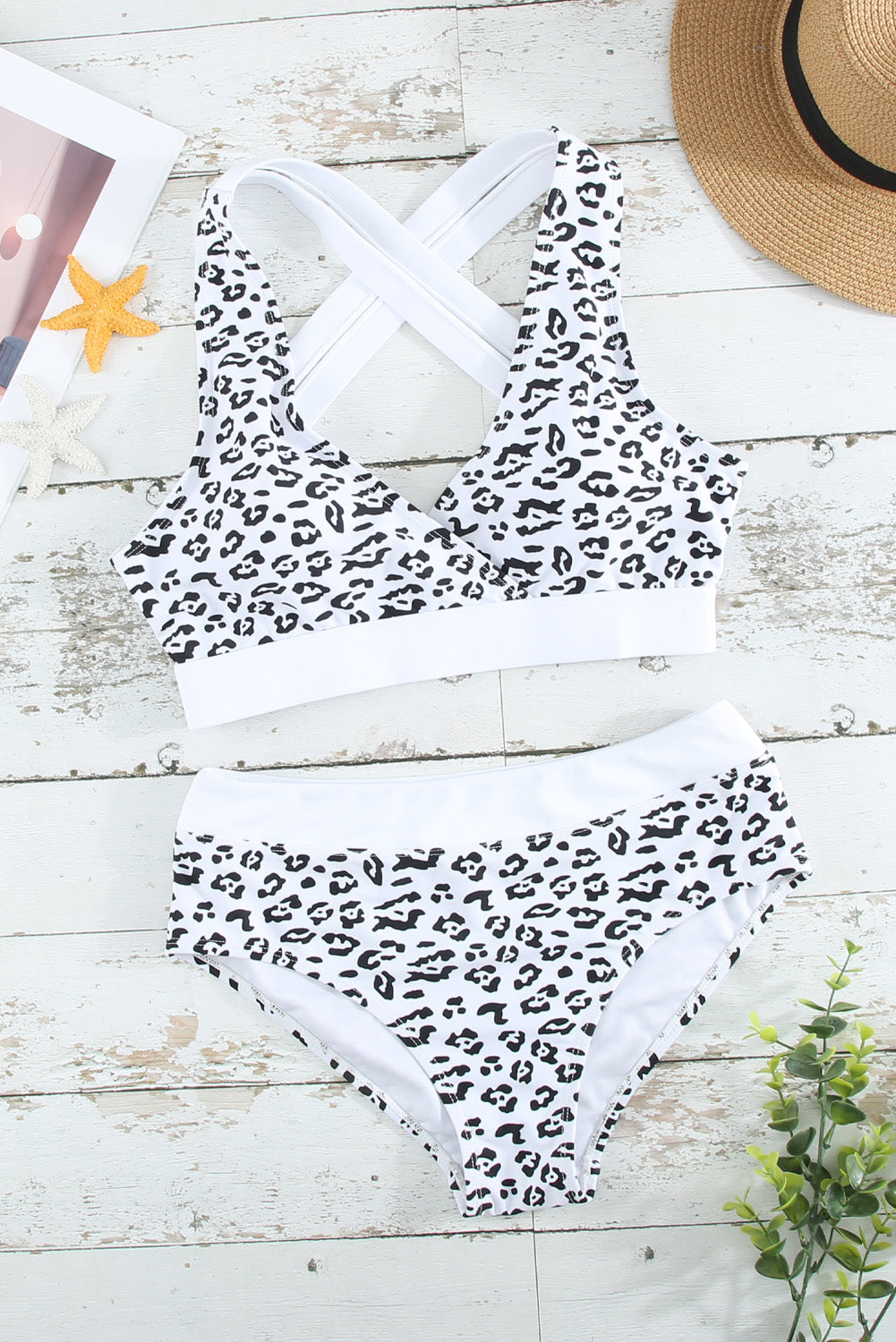 Ensemble de bikini imprimé léopard croisé dans le dos