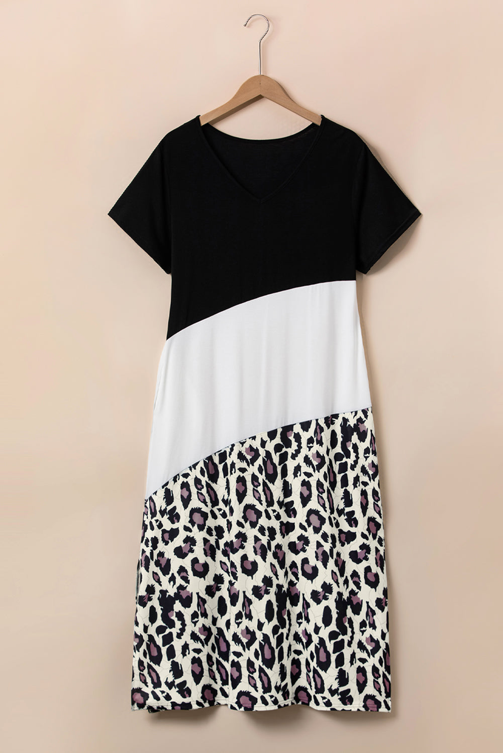 Schwarzes, langes Kleid mit Leopardenmuster und V-Ausschnitt in Blockfarben in Übergröße