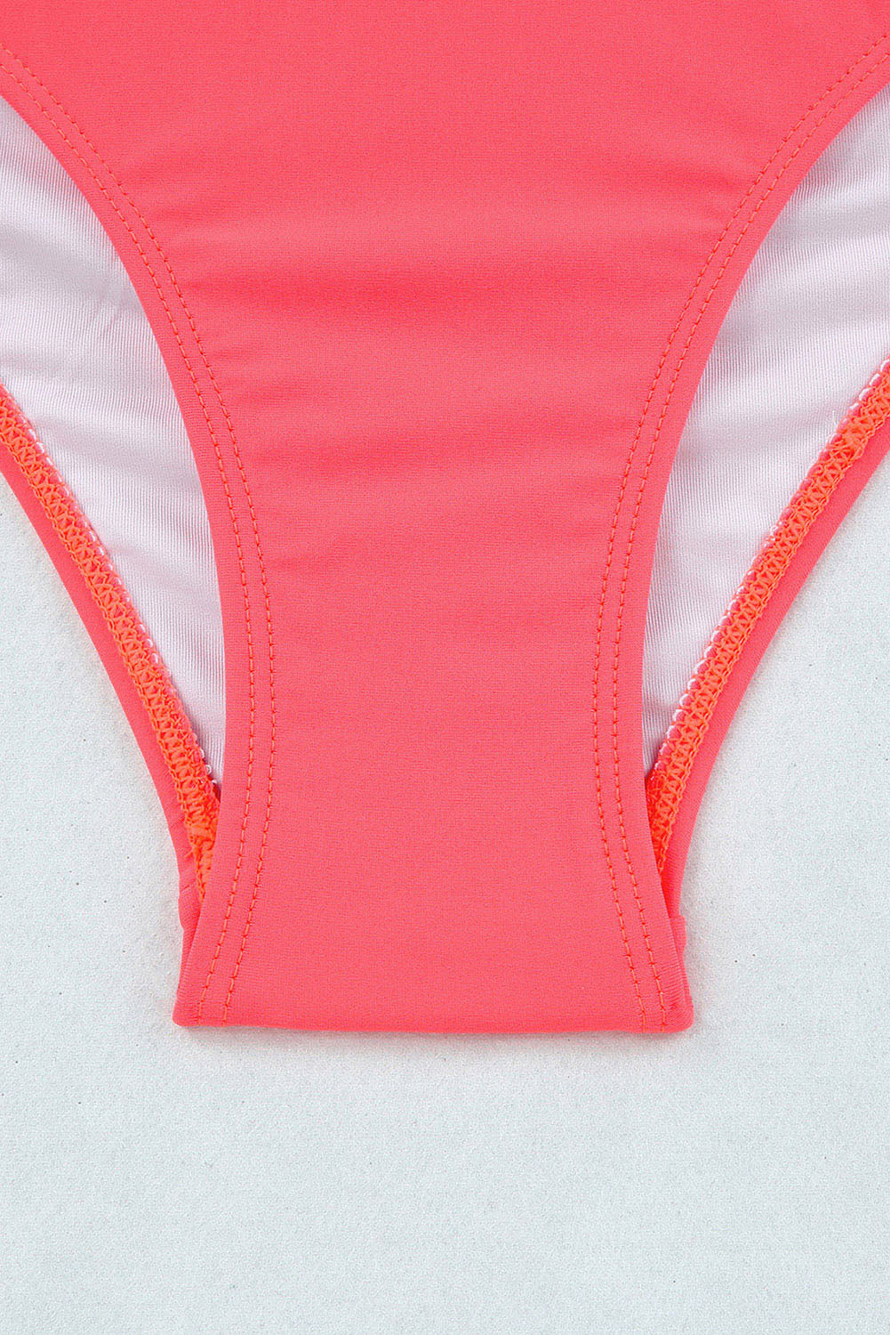 Bikini a vita alta incrociato rosa smerlato