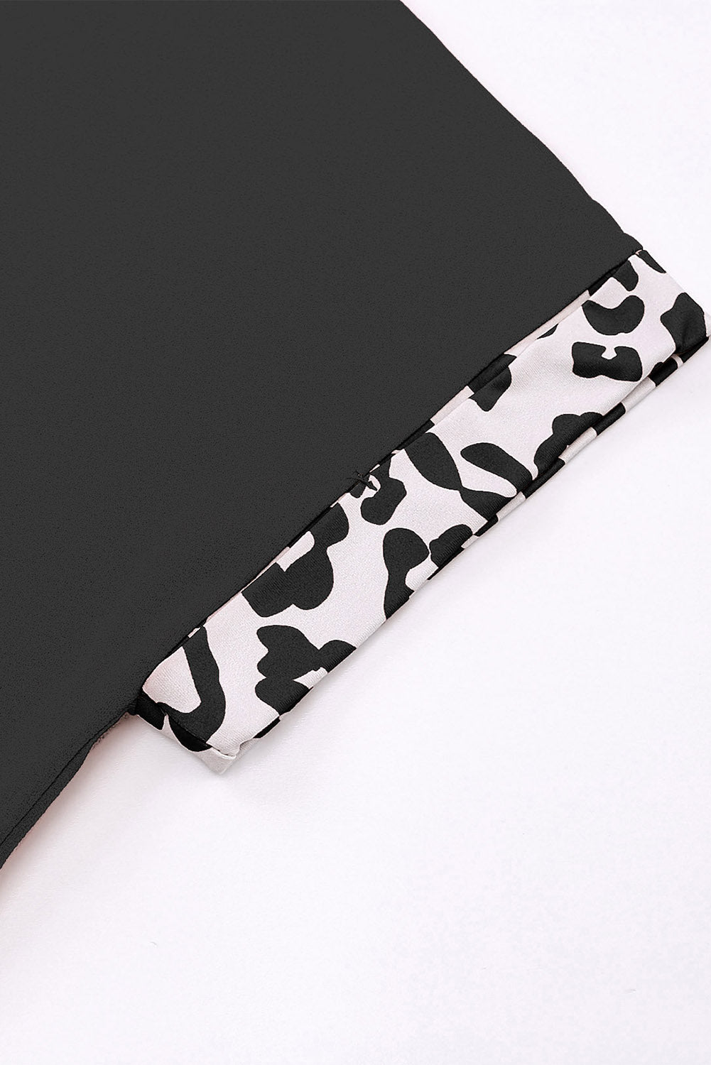 Črna majica s kratkimi rokavi v obliki patchwork na pol leoparda
