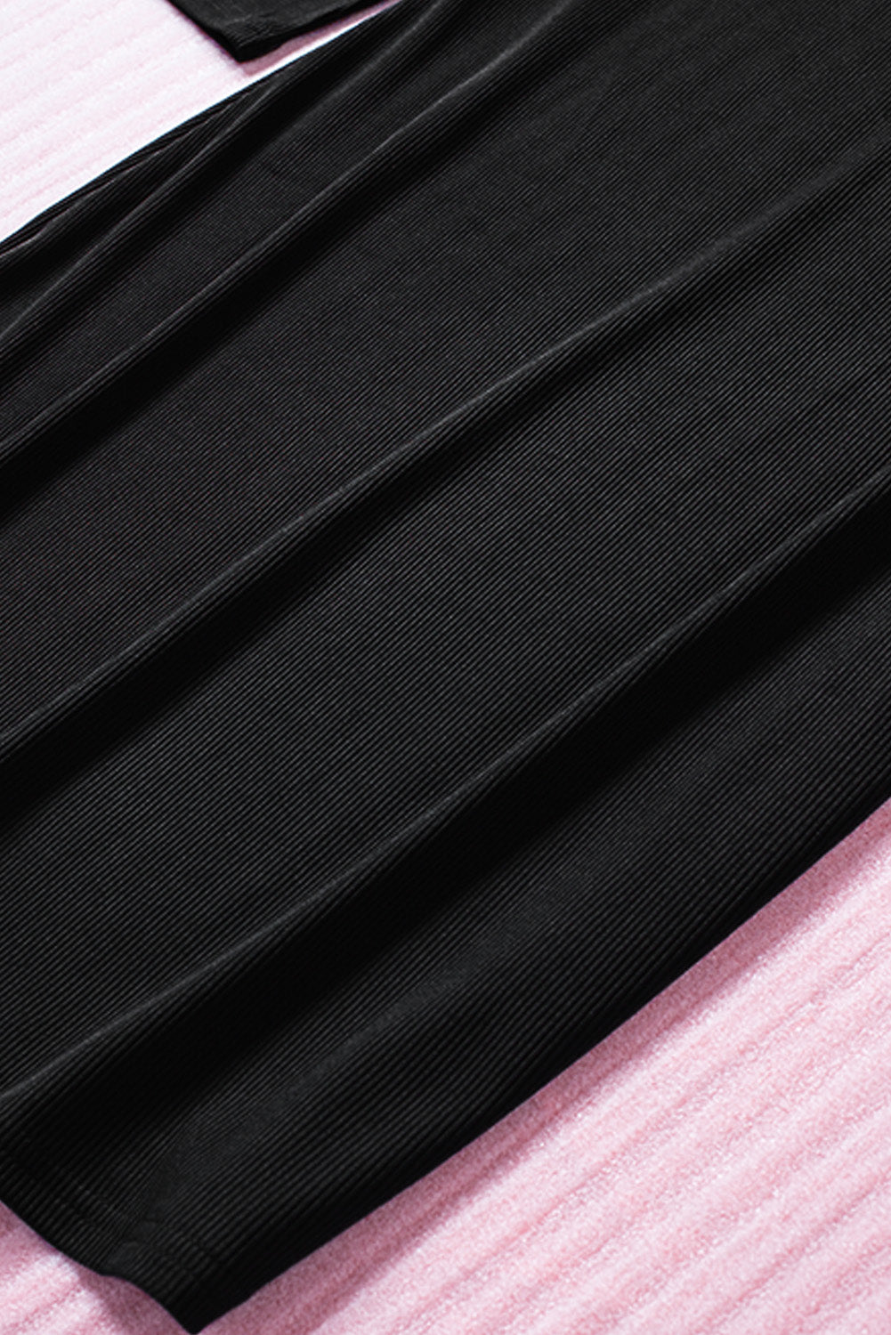 Mini abito aderente a maniche lunghe con cut-out nero