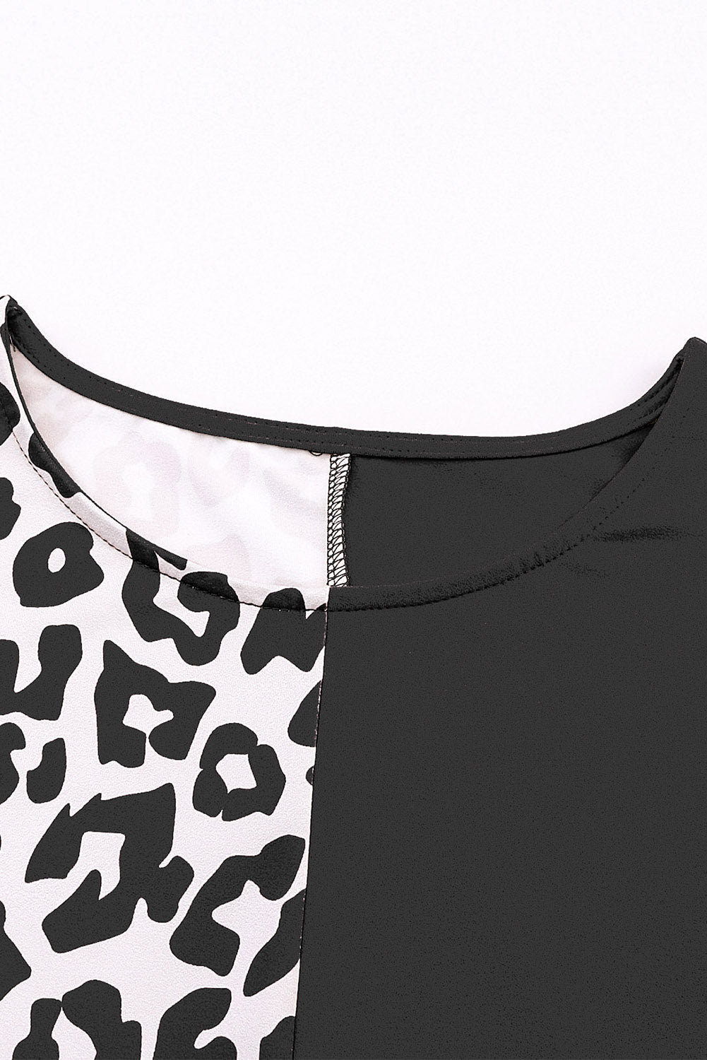 Crna poluleopard majica kratkih rukava u obliku krpica
