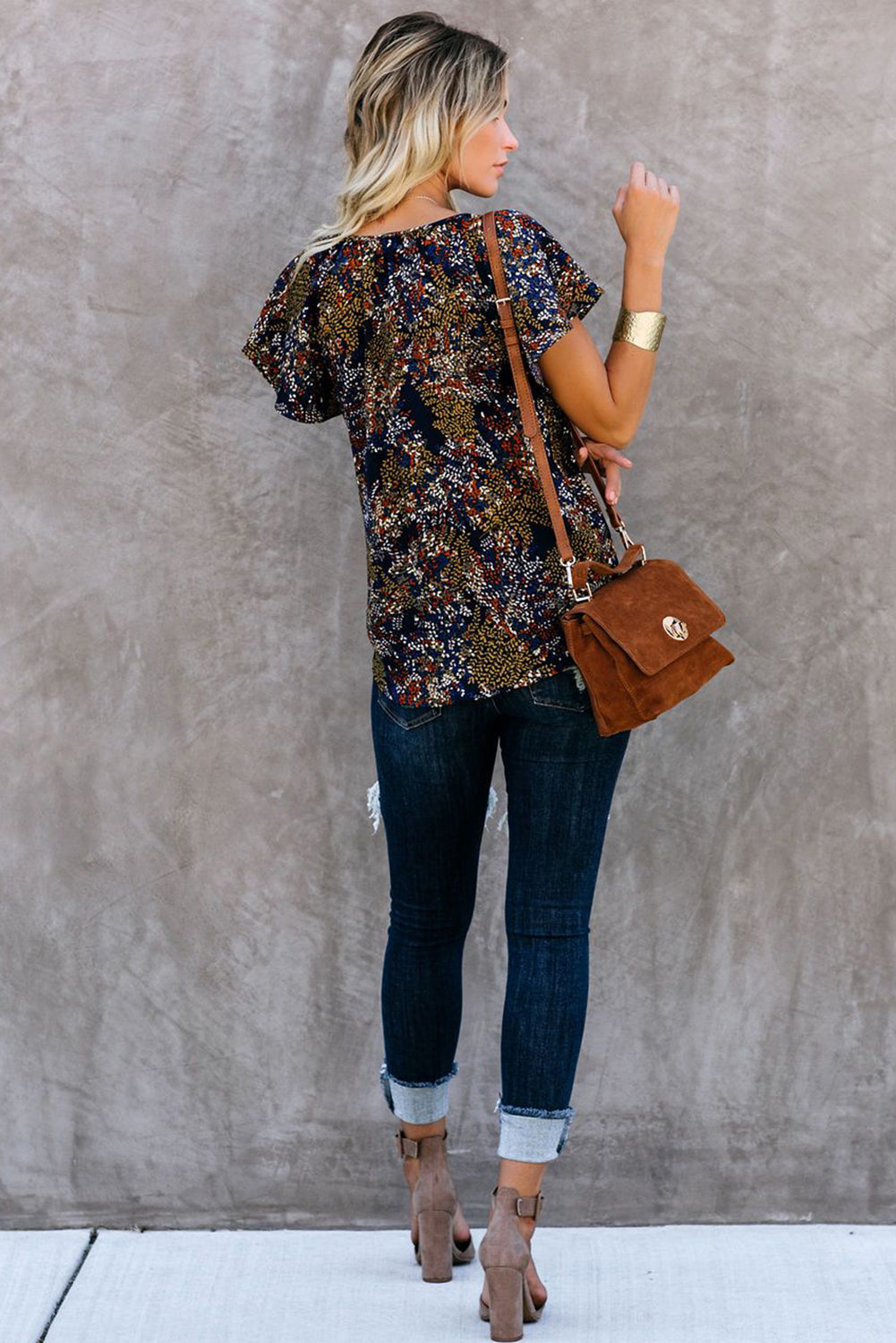 Višebojna lepršava bluza s modnim printom kratkih rukava s V-izrezom