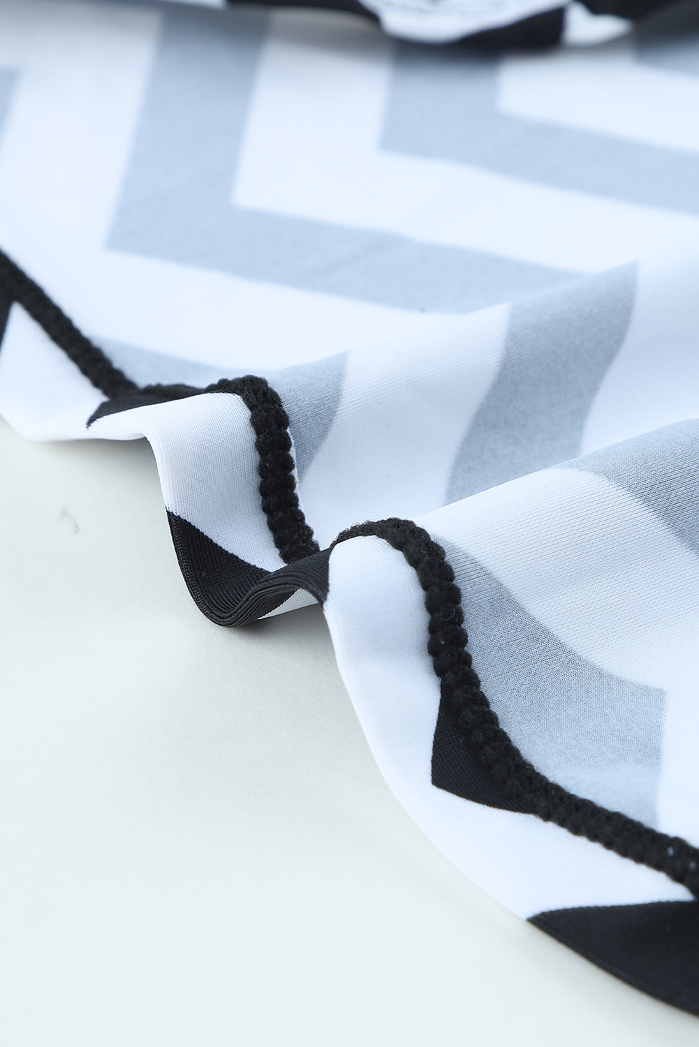 Costume da bagno Tankini 2 pezzi con stampa a zigzag bianco nero
