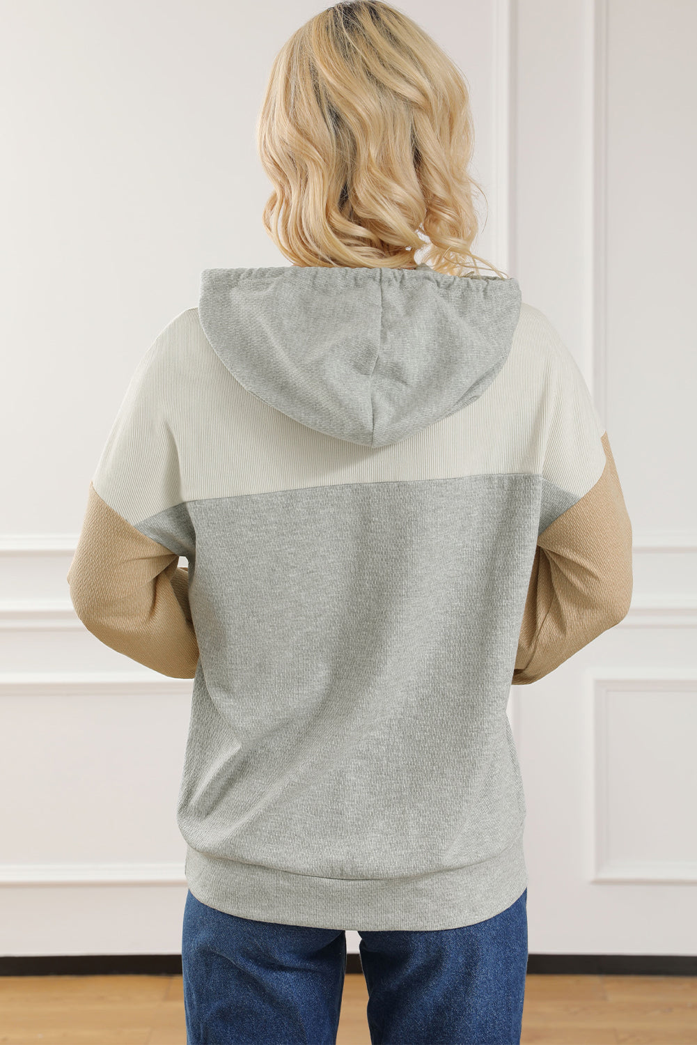 Sweat à capuche gris en tricot côtelé vintage color block
