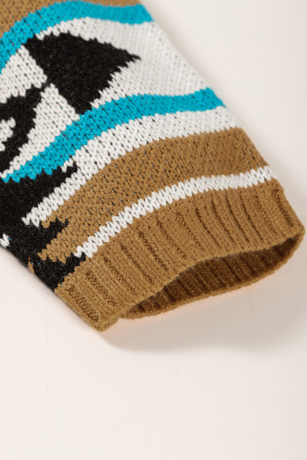 Rjav azteški pleten pulover z rebrastimi črtami