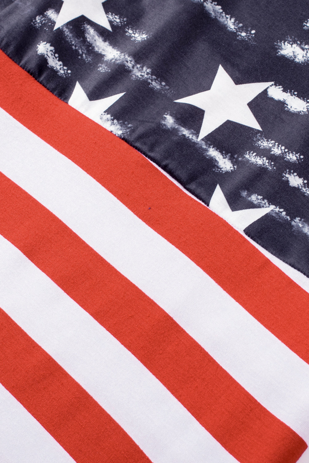 Črna kontrastna izrezana majica z ameriško zastavo