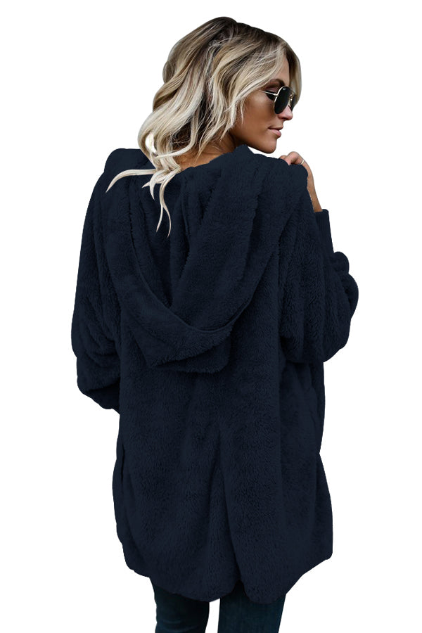 Blauer Mantel aus weichem Fleece mit Kapuze und offener Vorderseite