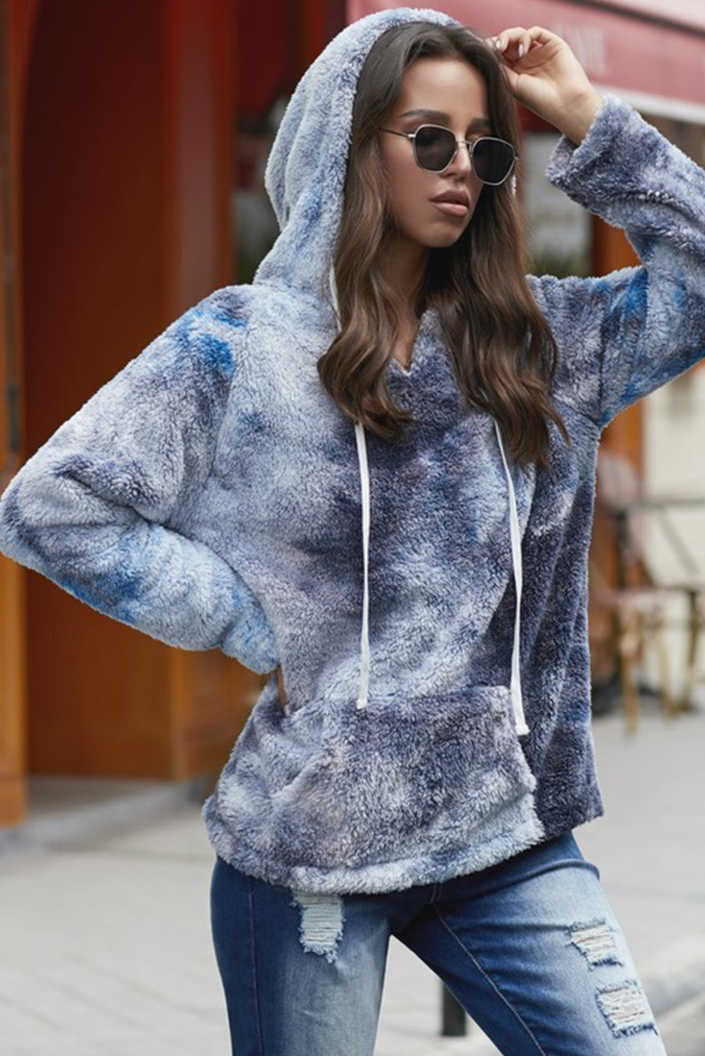 Felpa con cappuccio pullover in peluche tie-dye con scollo a V blu