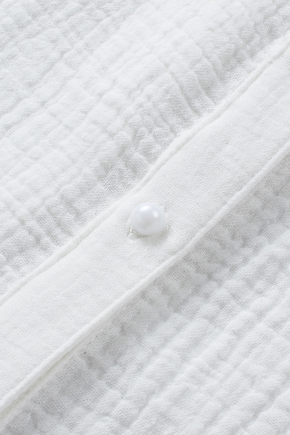 Bijela čipkana heklana košulja bez rukava s bijelom teksturom